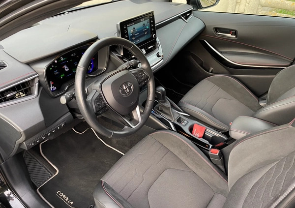 Toyota Corolla cena 105798 przebieg: 71000, rok produkcji 2020 z Łowicz małe 254